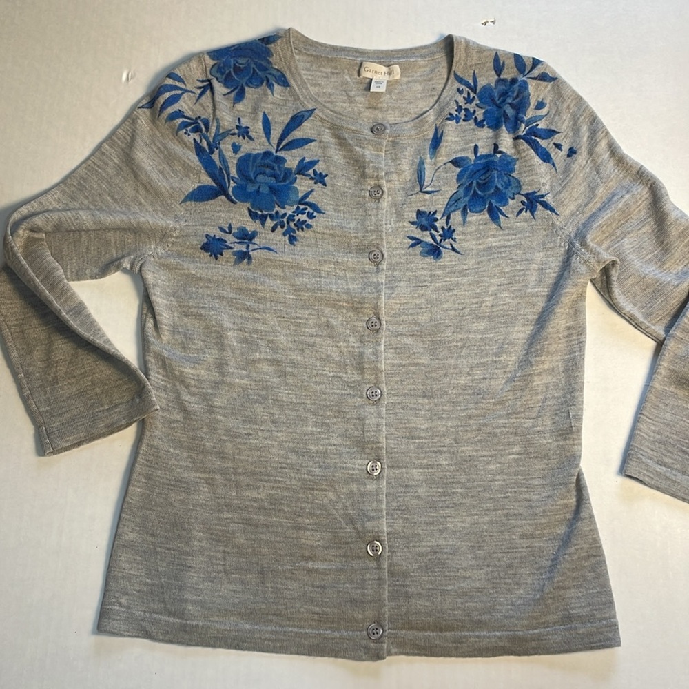 Garnet Hill Women’s 100% Merino Wool Crew Neck Button Up Cardigan Blue Roses XS - Picture 10 of 15